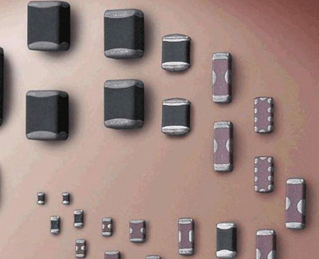 家用電器上的電容的模樣